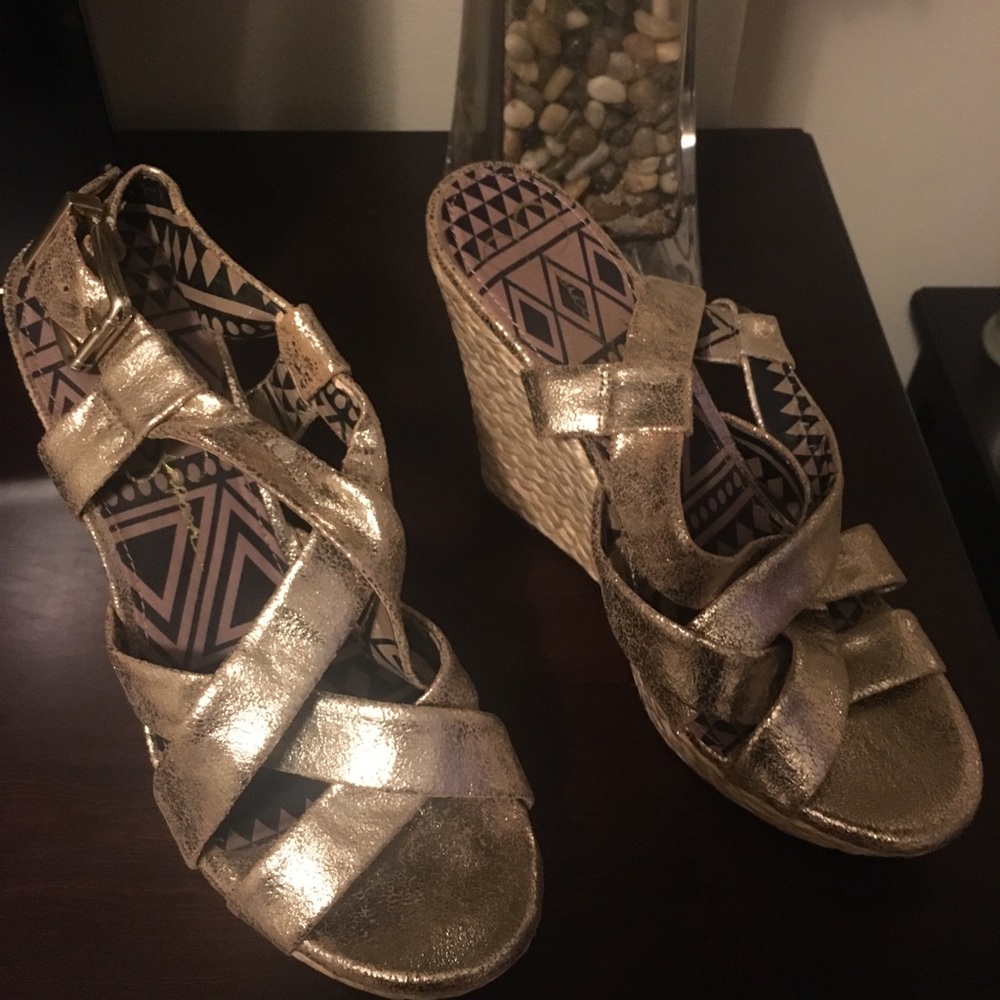 Jessica Simpson metallic wedges